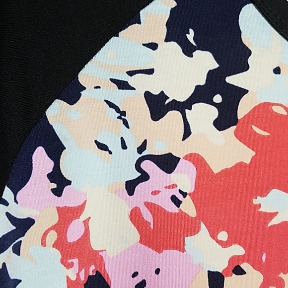 Lularoe Randy Tee - Picture 2 of 3